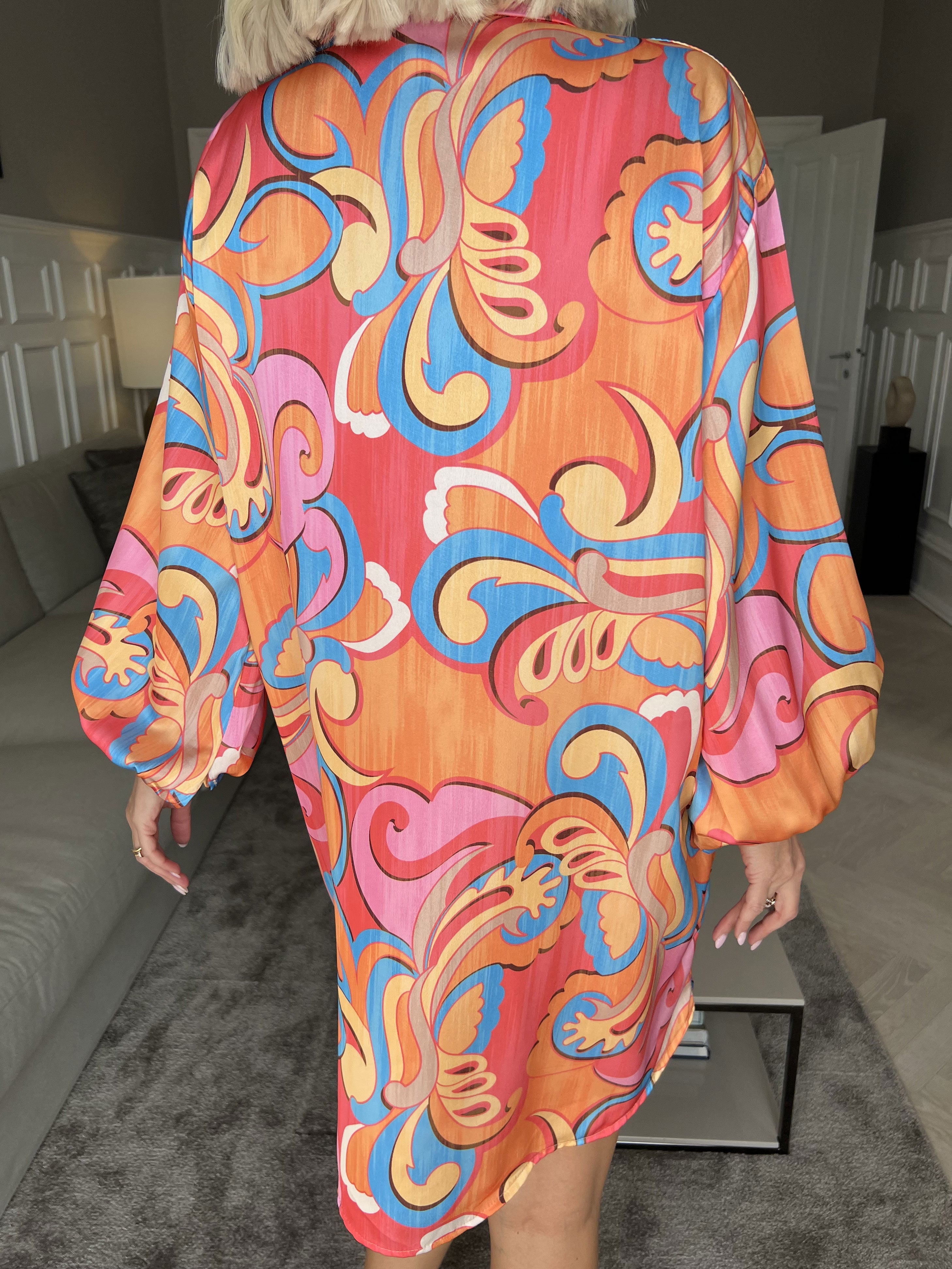 Happy Dress - Flerfarvet skjortekjole i silkelook